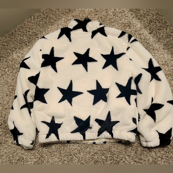 NWT Old Navy Black Star Pattern Faux Fur Puffer Jacket - Picture 9 of 10